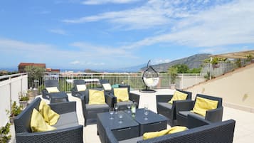 Casa, 3 quartos, sacada, vista para o jardim | Vista da propriedade