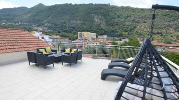 Casa, 3 quartos, sacada, vista para o jardim | Vista da propriedade