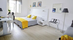 House, 3 Bedrooms, Balcony, Garden View