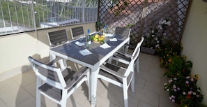 Hus - 3 soveværelser - balkon - udsigt til have | Grill-/picnicområde