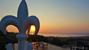 Villa, plusieurs chambres, fumeurs, piscine privée | Terrasse/Patio