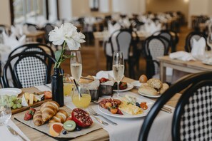 Breakfast buffet - Hotel Miramare (Crikvenica)