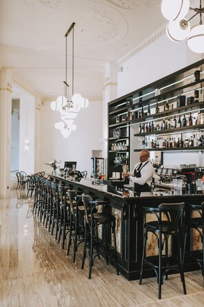 Bar (en el alojamiento)