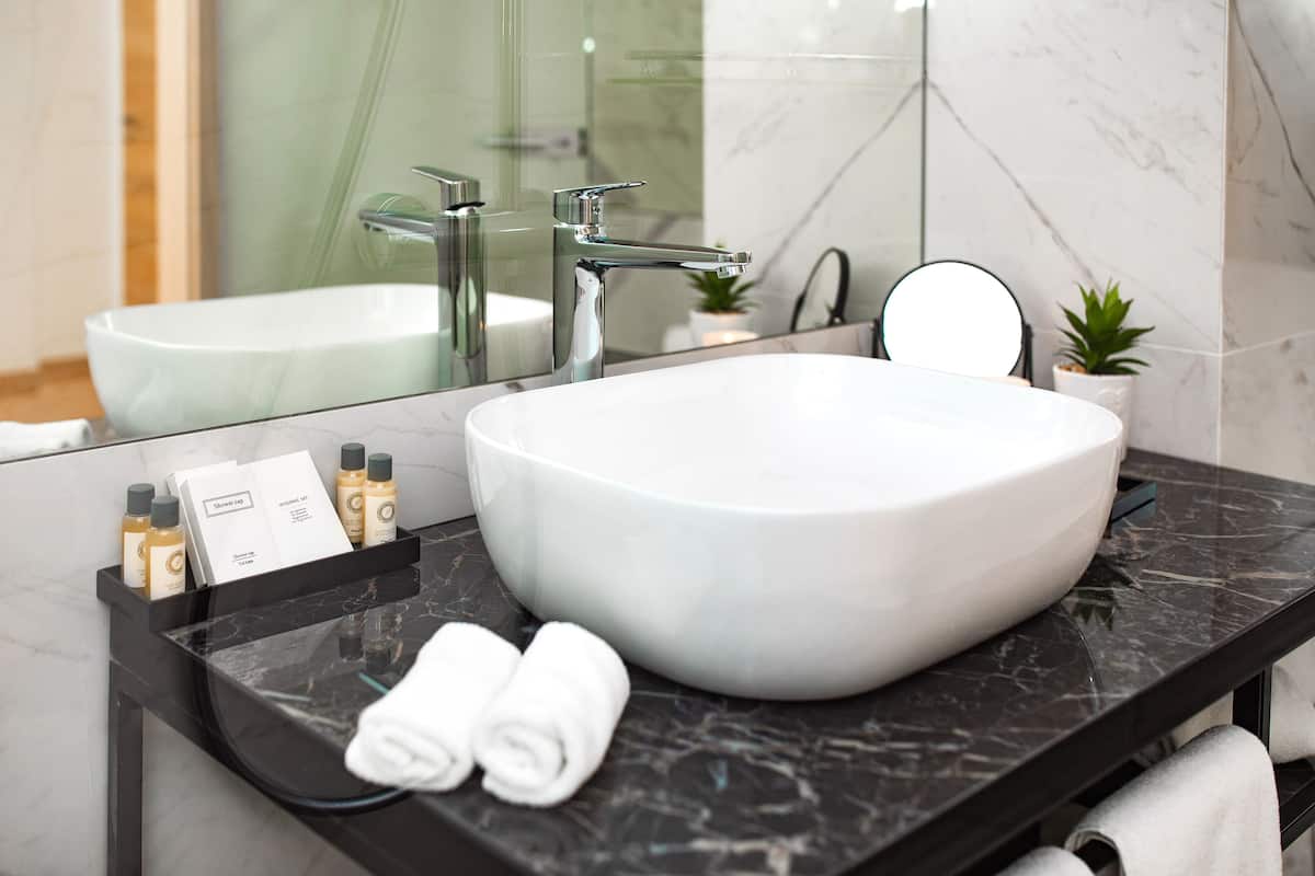 shower, free toiletries, hair dryer, bathrobes