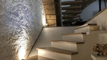 Apartment, 2 Bedrooms, Balcony | Ruang Istirahat