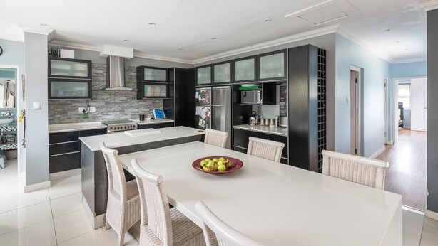 Private kitchen - Lea Villa in Cape Town, South Africa (Cape Town)
