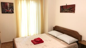 Unclassified image, 3 of 10, button - Art House In The Heart Of Athens (Athens)