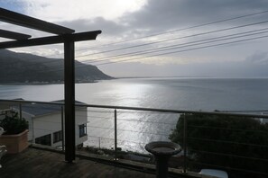 Property grounds - Echo Cottage in Cape Town, South Africa (Cape Town)