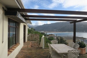 Property grounds - Echo Cottage in Cape Town, South Africa (Cape Town)