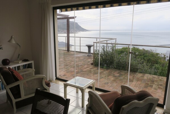 Interior - Echo Cottage in Cape Town, South Africa (Cape Town)