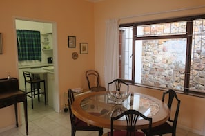 Dining - Echo Cottage in Cape Town, South Africa (Cape Town)