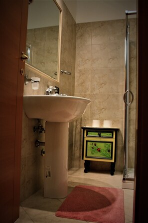 Room, 1 Bedroom, Accessible, Balcony | Bathroom - Bed and Breakfast Villa Ciccone (Villamagna)