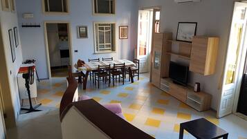 Apartment, 2Â Schlafzimmer, Balkon | Innenbereich