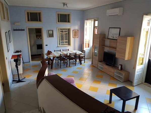 Apartment, 2 Bedrooms, Balcony | Interior