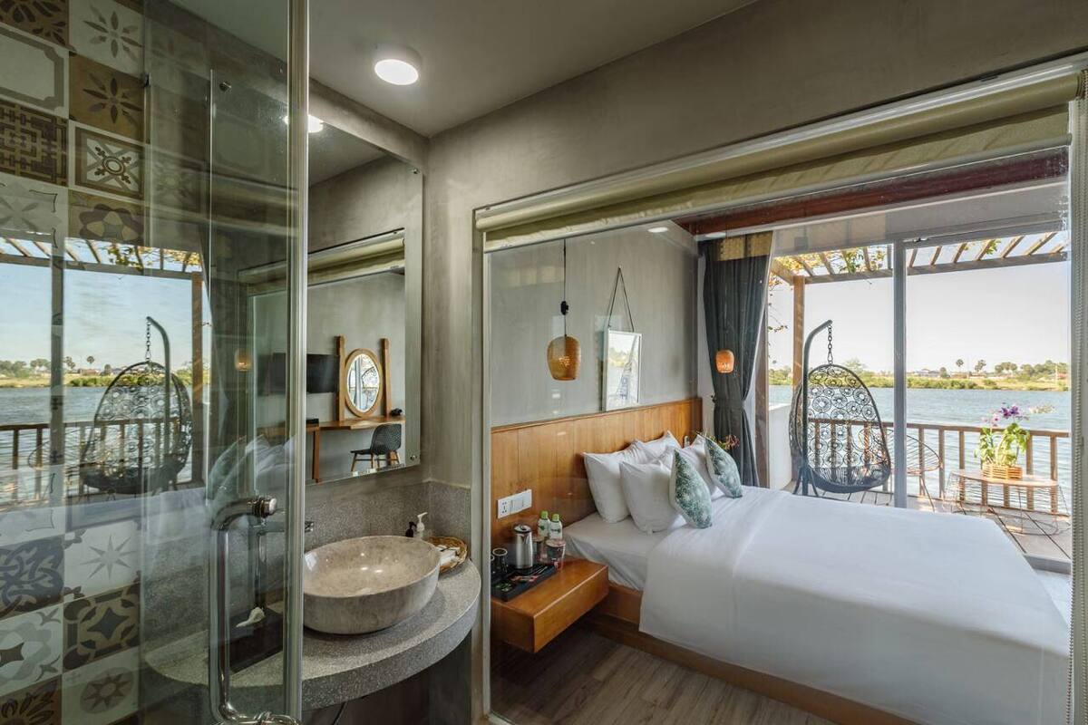 Ropa de cama de alta calidad y minibar 