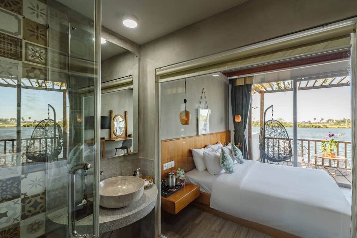 Deluxe Double with Balcony and Sea View (107.108) | Premium bedding, minibar, in-room safe, desk
