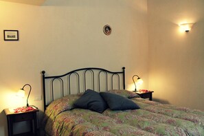 House, 1 Bedroom, Accessible, Patio | 1 bedroom, iron/ironing board, bed sheets