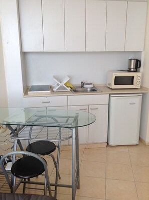 Apartment, 1 Bedroom, Smoking, Balcony | Interior