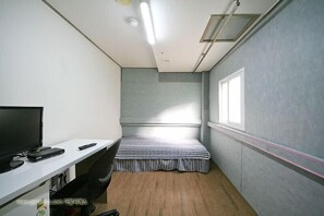 Basic Single Room | Free WiFi - H Residence (Seoul)