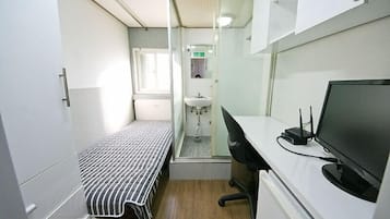 Basic Single Room | Free WiFi