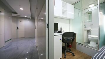 Basic Single Room | Free WiFi