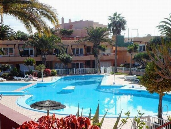 Outdoor pool - Apartment in Residence, a Paradise on Earth, Very Nice and Well Served (La Oliva)
