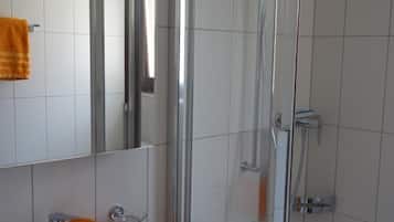 Douche, serviettes fournies