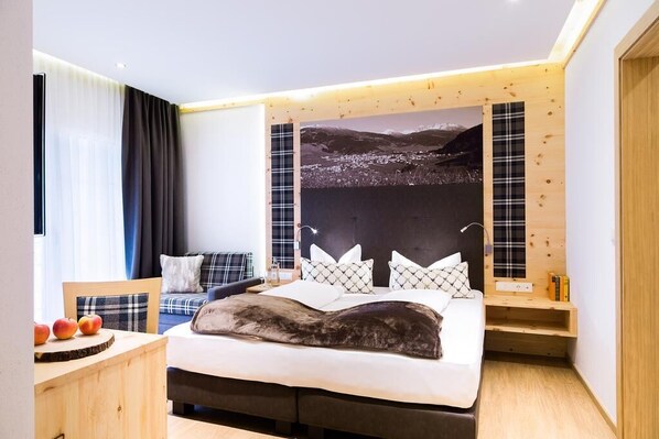 Chambre double | Coffre-fort, bureau, literie fournie