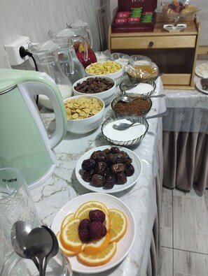 Free daily buffet breakfast