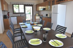 Villa, 5 Bedrooms, Smoking, Private Pool | Private kitchen