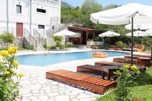 Sun deck