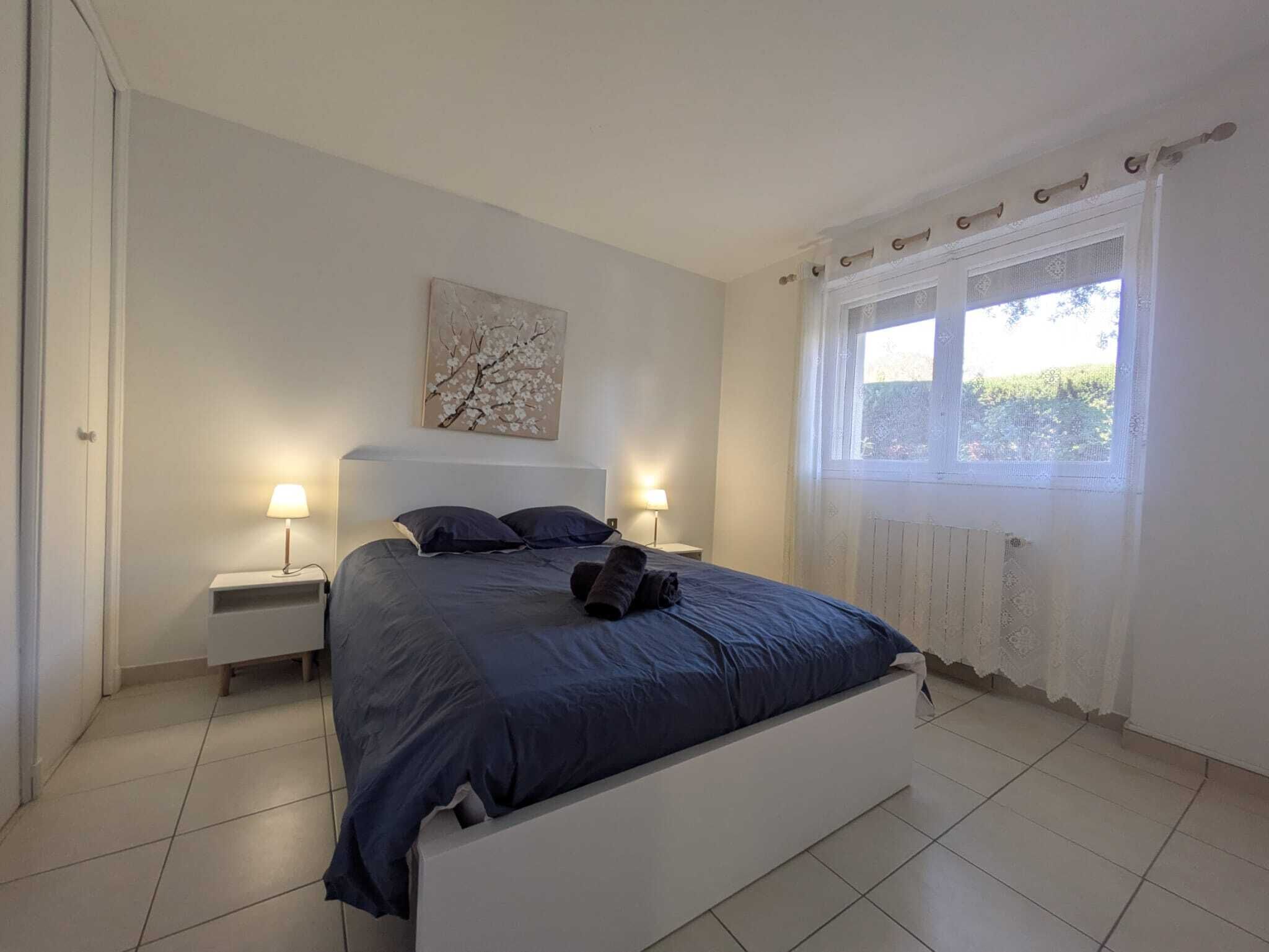 3 室のベッドルーム、アイロン / アイロン台、旅行用ベビーベッド、WiFi (無料)