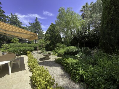Villa Gai Soleil, quiet location 500 m from Port Santa Lucia and beaches