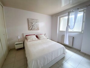 3 camere, ferro/asse da stiro, culla da viaggio, Wi-Fi gratuito