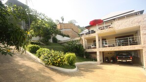 Huvila, 4 makuuhuonetta, parveke | Puutarha