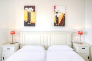 3 dormitoris, planxa i posts de planxar, wifi i roba de llit 