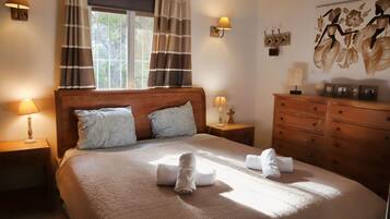 3 slaapkamers, een strijkplank/strijkijzer, wifi, beddengoed