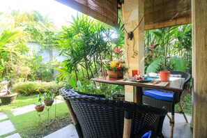 Khu ẩm thực ngoài trời