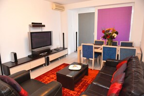 Living room - Suitehome - Romana 6 - one Bedroom Apartment in the Heart of Bucharest (Bucharest)