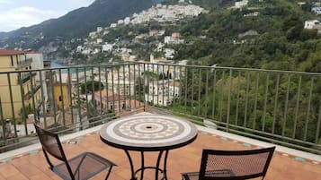 Apartment, 1 Bedroom, Smoking, Balcony | Property grounds