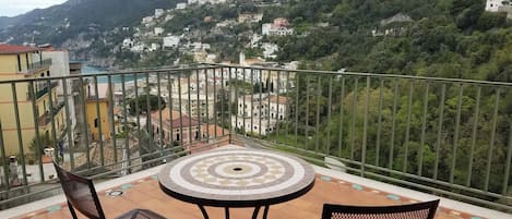Apartment, 1 Bedroom, Smoking, Balcony | Outdoor dining