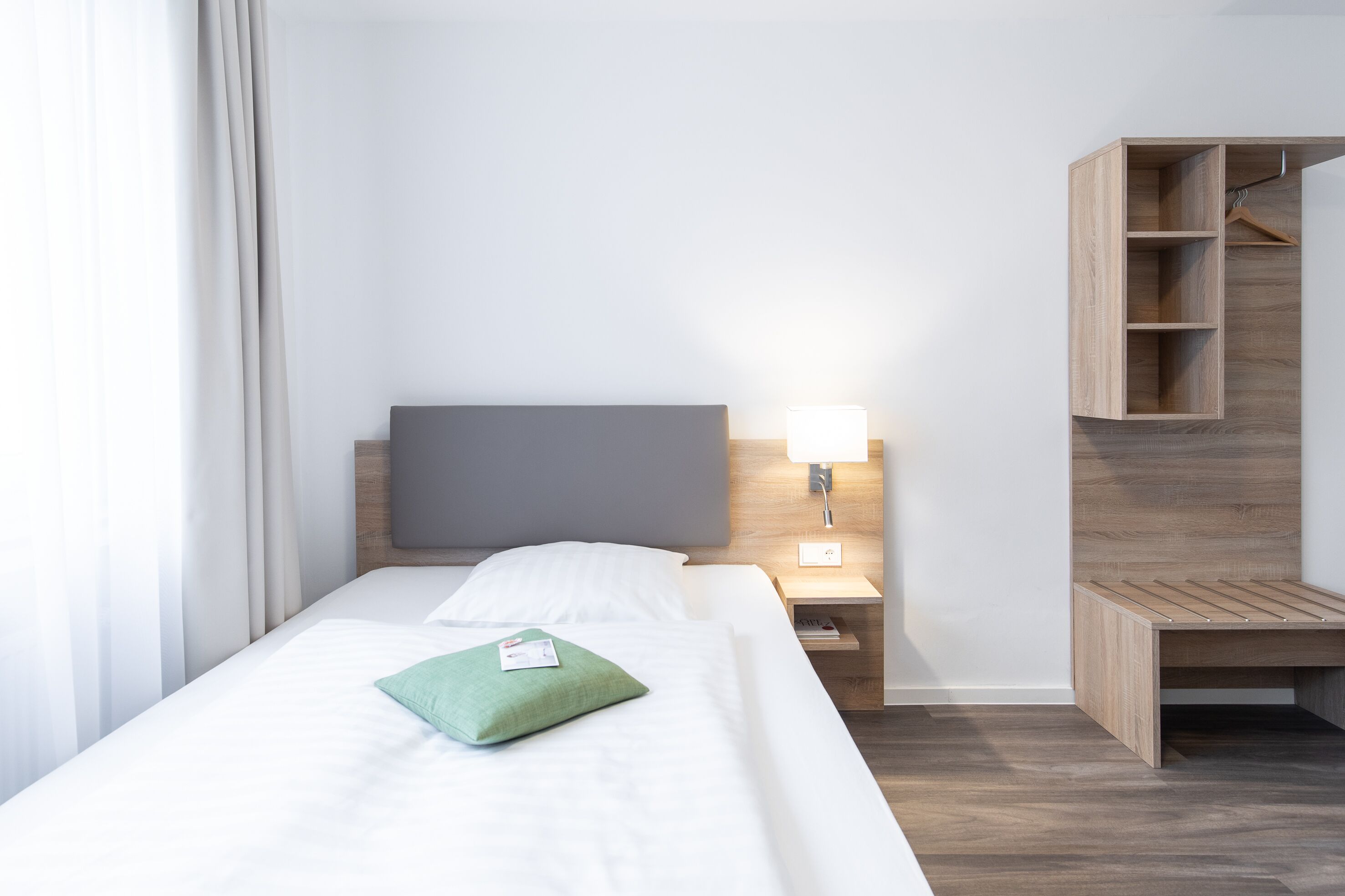 economy single room | desk, soundproofing, free wifi, bed sheets