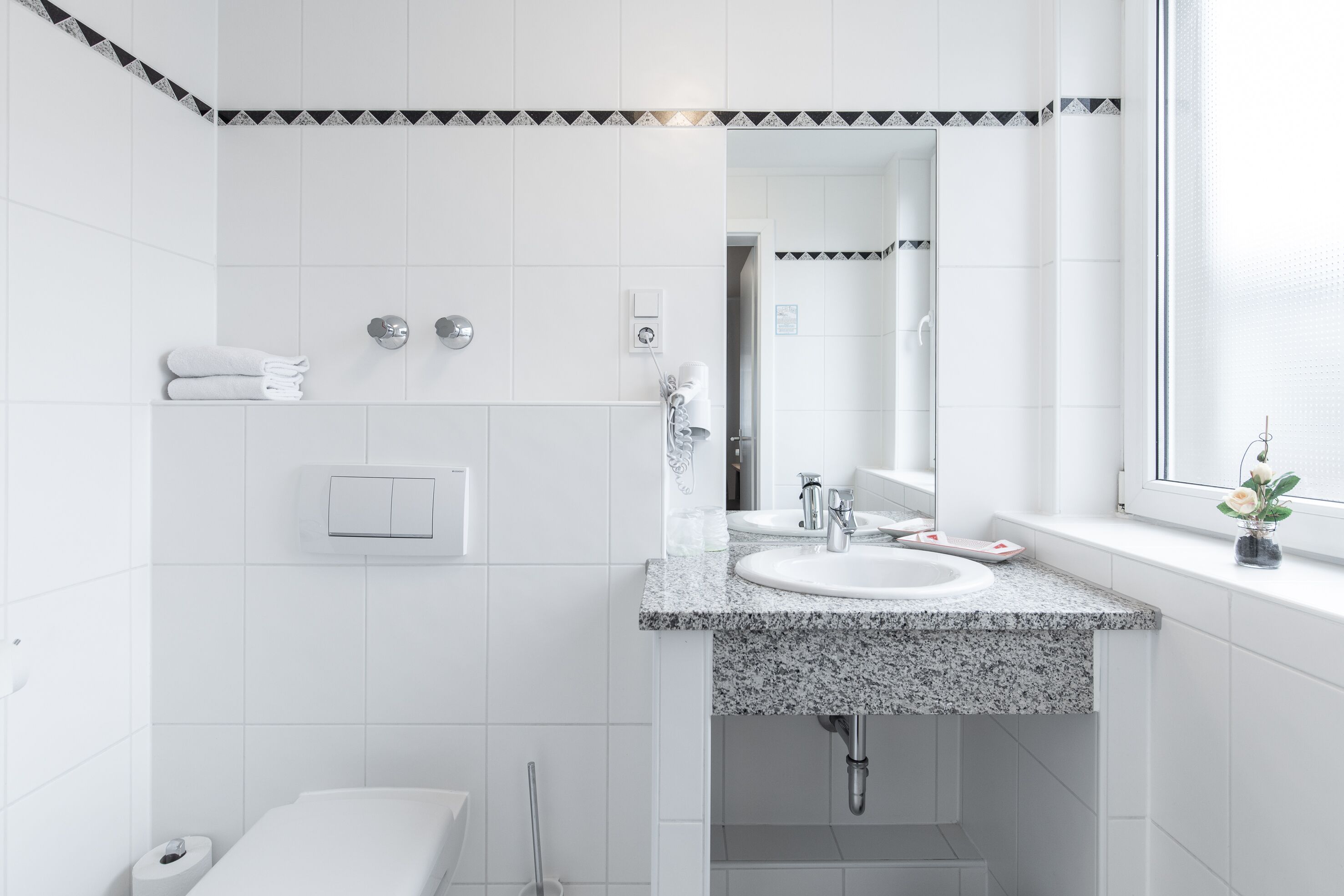 shower, free toiletries, towels