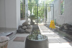 Garden - Frog House a Charming Apartment in Best Bali Location (Seminyak)