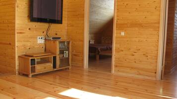 House, 4 Bedrooms, Smoking, Terrace | Interior