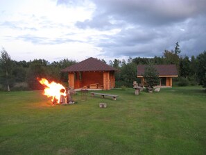 House, 4 Bedrooms, Smoking, Terrace | Property grounds