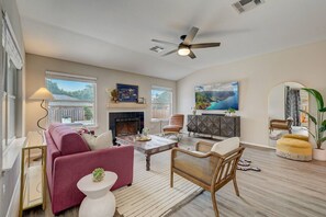 Smart-TV, videospill, Netflix og Hulu