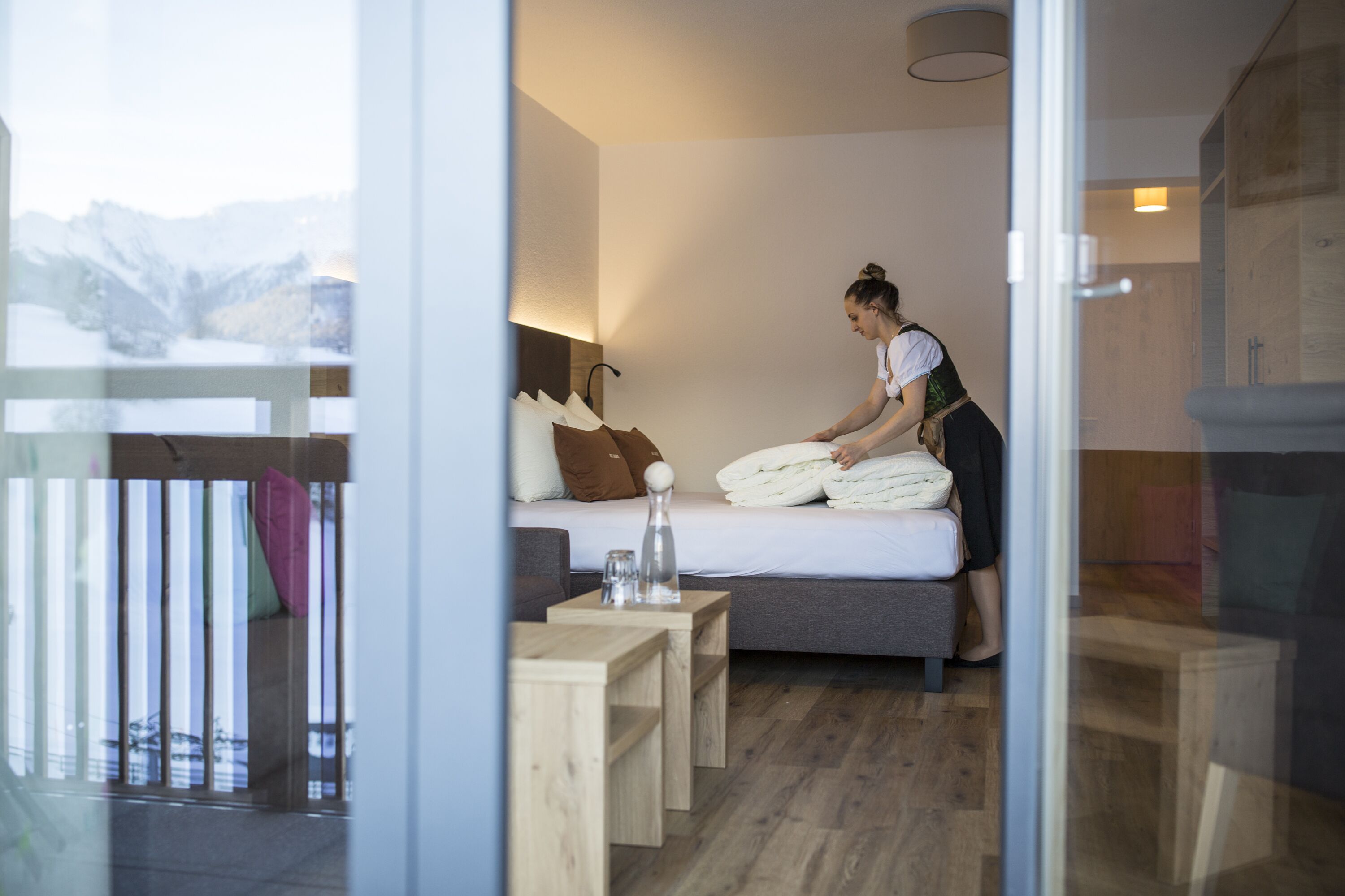 deluxe double room, balcony | minibar, in-room safe, desk, blackout curtains