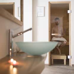 Sauna, hammam, soins du visage, 1 salle de soins