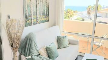 Smart TV, table football